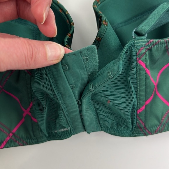 Victoria's Secret Very Sexy Line Demi in Green Plaid - Picture 4 of 7